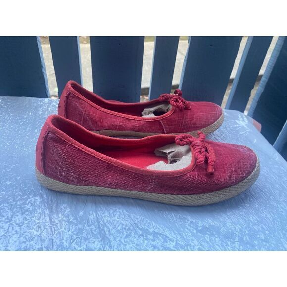 UGG® Australia Women’s Syleste Red Canvas Slip on Sz 8 US - Picture 6 of 10